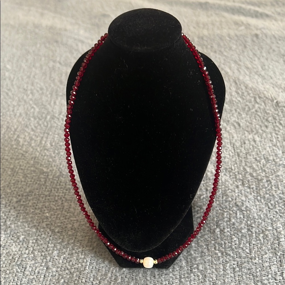 Elegant Pearl Red Beaded Necklace